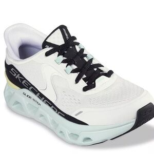 Skechers hands free slip-ins
Glide step Altus sneakers